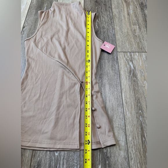 NEW Elegant Tan Sleeveless Top size 6 - Picture 5 of 7